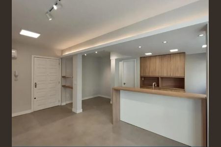 Sala  de apartamento para alugar com 2 quartos, 67m² em Petrópolis, Porto Alegre