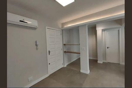 Sala  de apartamento para alugar com 2 quartos, 67m² em Petrópolis, Porto Alegre