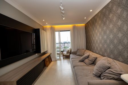 Sala de apartamento à venda com 3 quartos, 94m² em Jardim Tupanci, Barueri