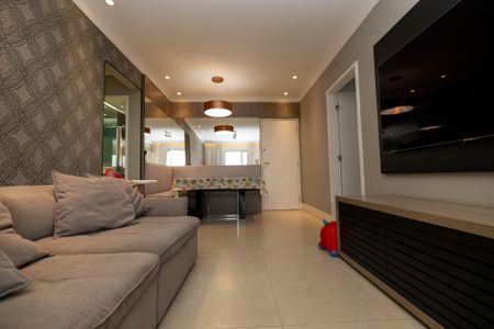 Sala de apartamento à venda com 3 quartos, 94m² em Jardim Tupanci, Barueri