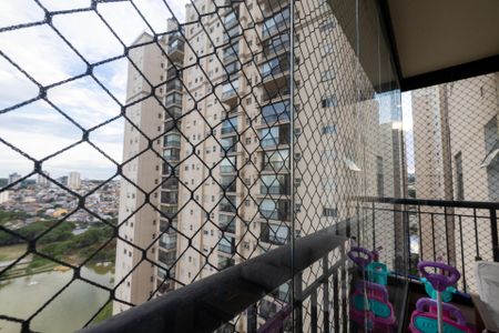 Varanda de apartamento à venda com 3 quartos, 94m² em Jardim Tupanci, Barueri