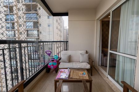 Varanda de apartamento à venda com 3 quartos, 94m² em Jardim Tupanci, Barueri