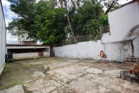 Casa para alugar com 310m², 2 quartos e 3 vagasQuintal