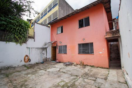 Casa para alugar com 310m², 2 quartos e 3 vagasQuintal