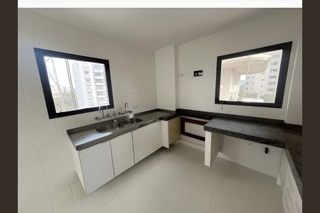 Apartamento para alugar com 250m², 4 quartos e 2 vagas