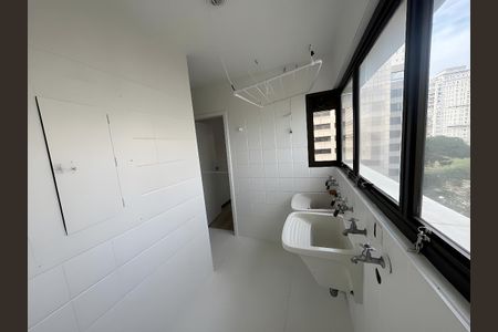 Apartamento para alugar com 250m², 4 quartos e 2 vagas