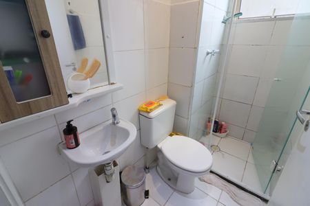 Banheiro de apartamento à venda com 2 quartos, 40m² em São Pedro, Osasco