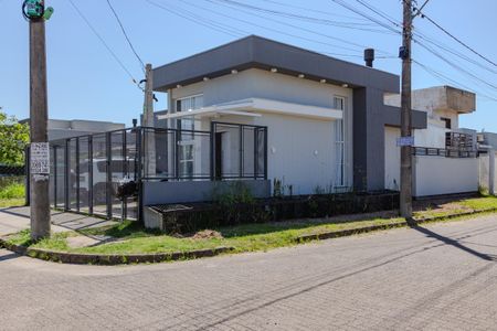 Casa à venda com 110m², 3 quartos e 1 vaga Casa à venda com 110m², 3 quartos e 1 vagaFachada