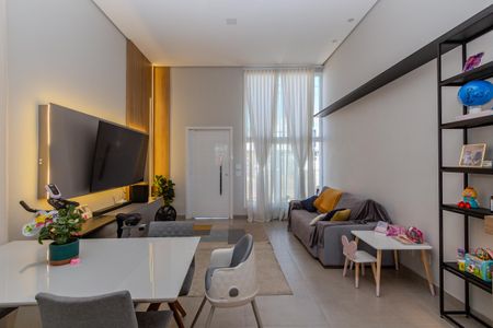 Sala de casa à venda com 3 quartos, 110m² em Hípica, Porto Alegre