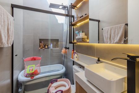 Casa à venda com 110m², 3 quartos e 1 vaga Casa à venda com 110m², 3 quartos e 1 vagaBanheiro Social