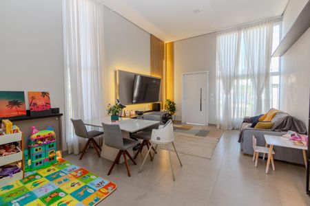 Sala de casa à venda com 3 quartos, 110m² em Hípica, Porto Alegre