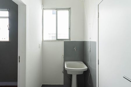 Apartamento para alugar com 82m², 2 quartos e sem vagaCozinha e Área de Serviço