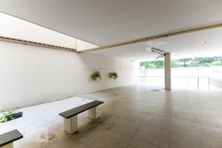 Apartamento para alugar com 82m², 2 quartos e sem vaga