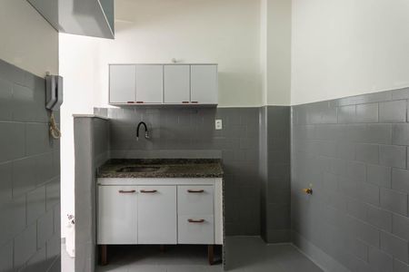 Apartamento para alugar com 82m², 2 quartos e sem vagaCozinha e Área de Serviço