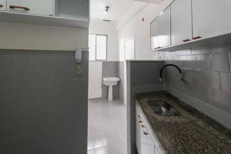 Apartamento para alugar com 82m², 2 quartos e sem vagaCozinha e Área de Serviço