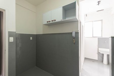 Apartamento para alugar com 82m², 2 quartos e sem vagaCozinha e Área de Serviço