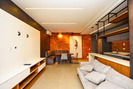 Sala de estar de apartamento à venda com 2 quartos, 85m² em Pinheiros, São Paulo