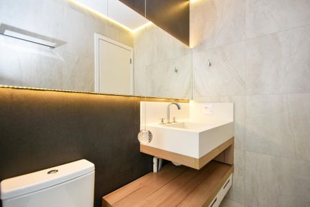 Apartamento à venda com 85m², 2 quartos e 1 vaga Apartamento à venda com 85m², 2 quartos e 1 vagaBanheiro da Suíte