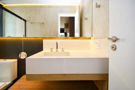 Apartamento à venda com 85m², 2 quartos e 1 vaga Apartamento à venda com 85m², 2 quartos e 1 vagaBanheiro da Suíte