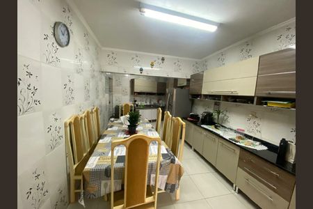 Casa à venda com 3 quartos, 147m² em Parque das Nações, Santo André