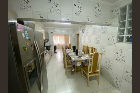 Casa à venda com 3 quartos, 147m² em Parque das Nações, Santo André