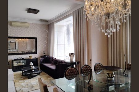 Casa à venda com 440m², 3 quartos e 3 vagas