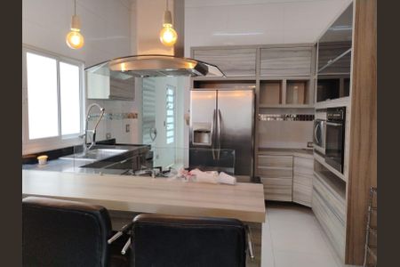 Casa à venda com 440m², 3 quartos e 3 vagas