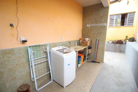 Casa à venda com 360m², 3 quartos e 2 vagasÁrea de Serviço