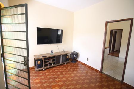 Sala de casa à venda com 3 quartos, 360m² em Novo Riacho, Contagem