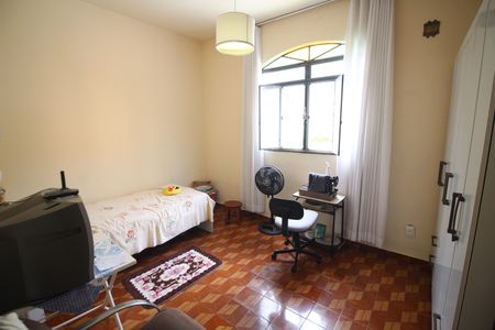 Casa à venda com 360m², 3 quartos e 2 vagasQuarto 2