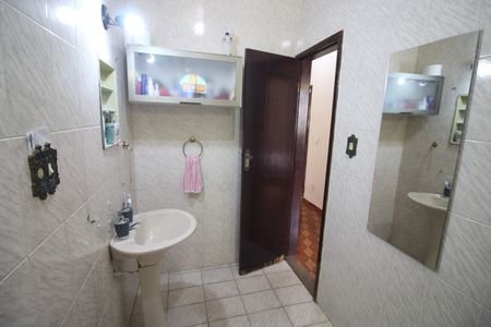 Casa à venda com 360m², 3 quartos e 2 vagasBanheiro