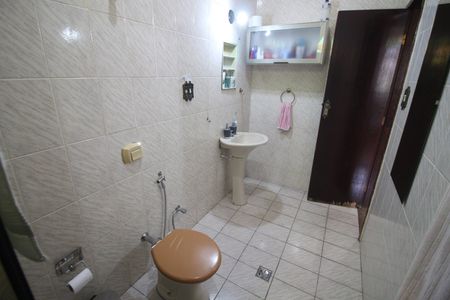 Casa à venda com 360m², 3 quartos e 2 vagasBanheiro