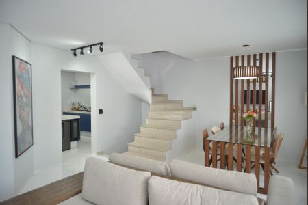 Sala de casa à venda com 3 quartos, 197m² em Vila Alzira, Santo André