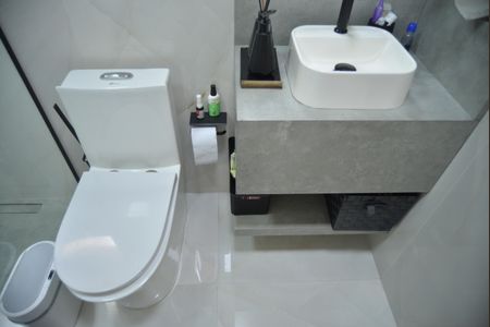 Casa à venda com 197m², 3 quartos e 3 vagasBanheiro da Suíte 2