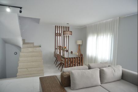 Casa à venda com 197m², 3 quartos e 3 vagasSala