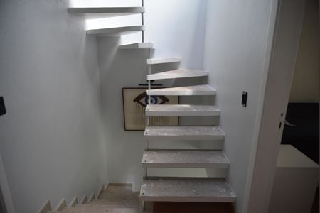 Casa à venda com 197m², 3 quartos e 3 vagasEscada