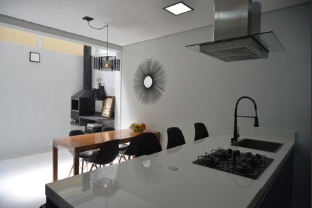 Casa à venda com 197m², 3 quartos e 3 vagasCozinha