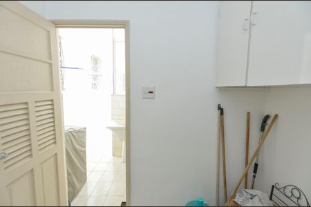 Apartamento à venda com 60m², 2 quartos e sem vaga Apartamento à venda com 60m², 2 quartos e sem vagaQuarto de Serviço