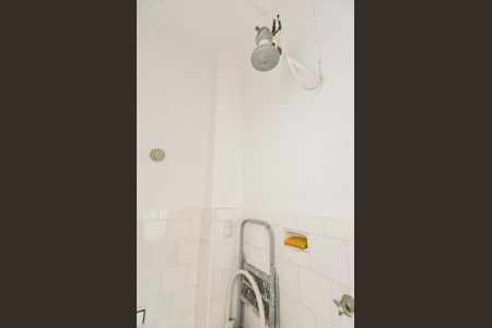 Apartamento à venda com 60m², 2 quartos e sem vaga Apartamento à venda com 60m², 2 quartos e sem vagaBanheiro de Serviço