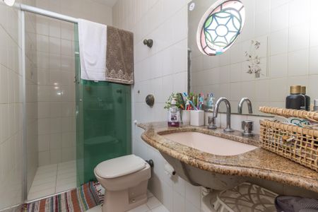 Casa à venda com 400m², 6 quartos e 8 vagasBanheiro 5