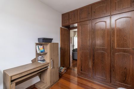 Casa à venda com 400m², 6 quartos e 8 vagasQuarto 3