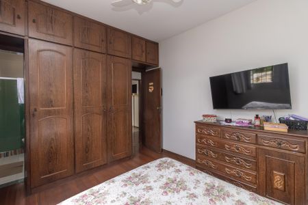 Casa à venda com 400m², 6 quartos e 8 vagasQuarto 4