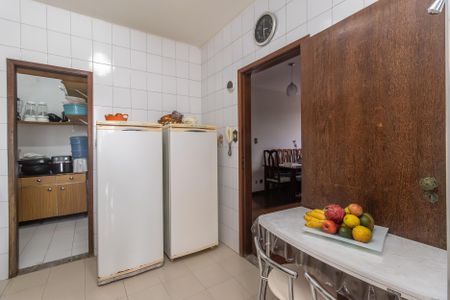 Casa à venda com 400m², 6 quartos e 8 vagasCozinha