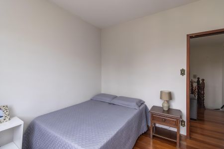 Casa à venda com 400m², 6 quartos e 8 vagasQuarto 2