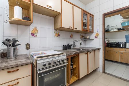 Casa à venda com 400m², 6 quartos e 8 vagasCozinha