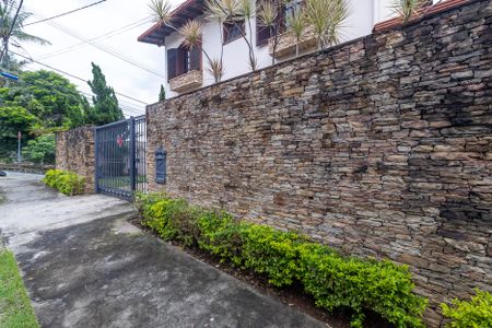 Casa à venda com 400m², 6 quartos e 8 vagasFachada