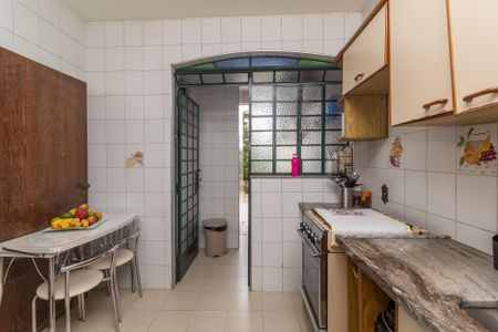 Casa à venda com 400m², 6 quartos e 8 vagasCozinha