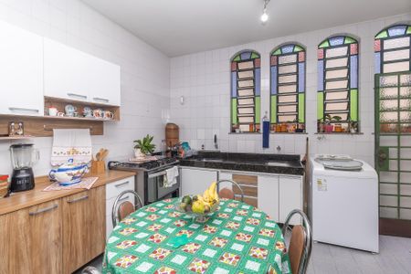 Casa à venda com 400m², 6 quartos e 8 vagasCozinha 1