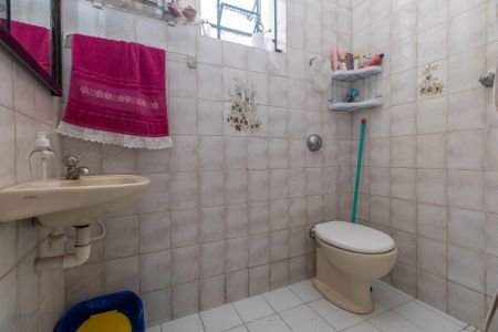 Casa à venda com 400m², 6 quartos e 8 vagasBanheiro 1