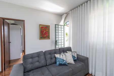 Casa à venda com 400m², 6 quartos e 8 vagasSala 4
